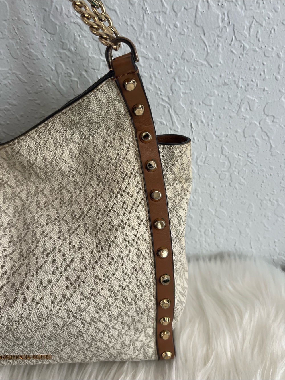 Michael Kors Cream Logo Hobo with Brown Trim and Gold Chain - Picture 4 of 7